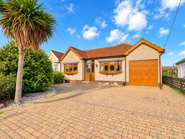 Bungalow for sale in Corringham, Essex