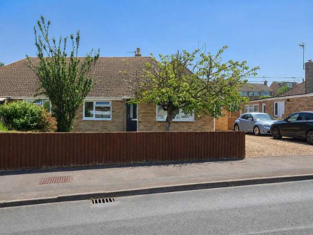 Bungalow for sale in Great Faringdon, Dromore