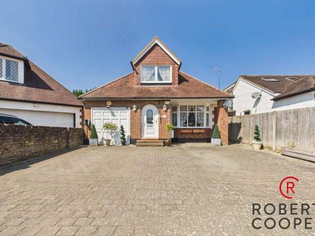 Bungalow for sale in Hatch End, Greater London