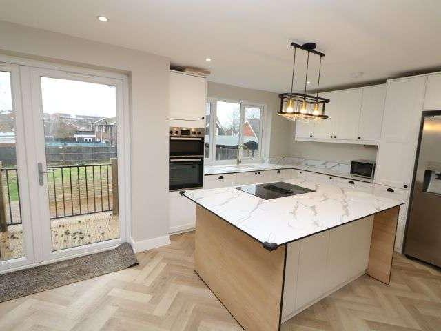 Bungalow for sale in Grove Park, Oad Street