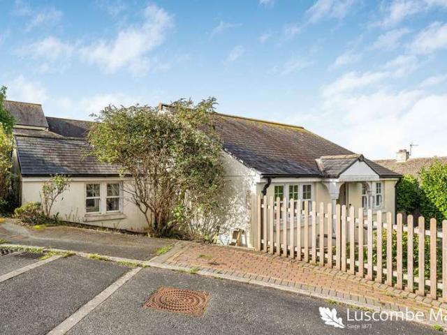 Bungalow for sale in Strode, Devon