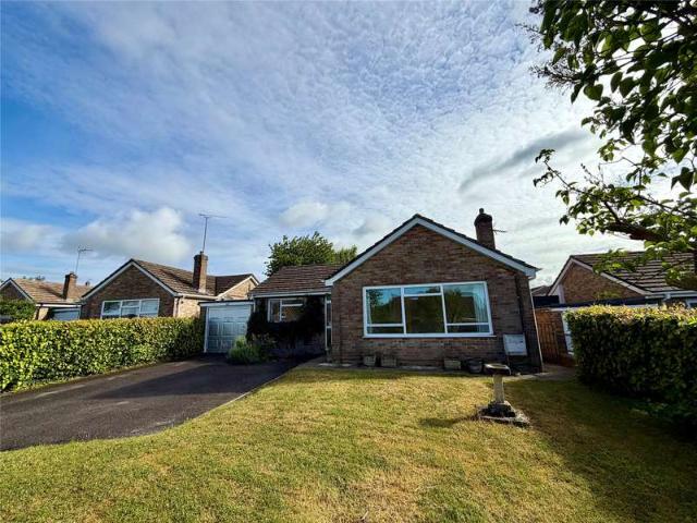 Bungalow for rent in Crawley, Black Bourton