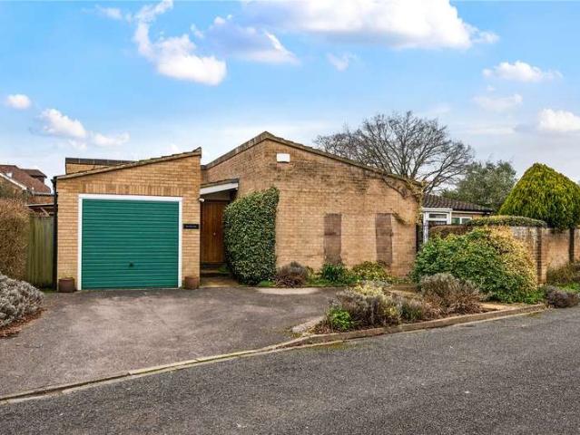 Bungalow for sale in The Slade, Oxfordshire