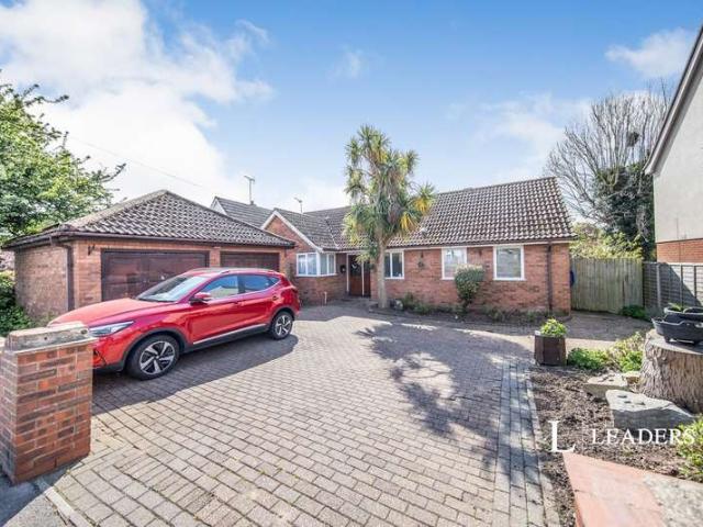 Bungalow for rent in Fordham Heath, Essex