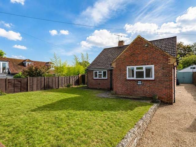 Bungalow for sale in Fole, Surrey