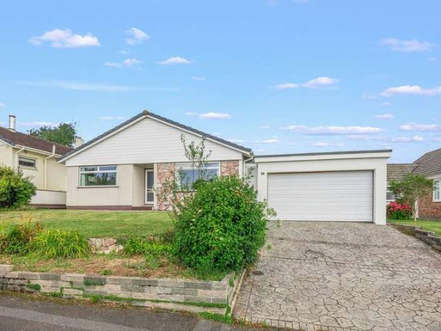 Bungalow for sale in Strode, Devon