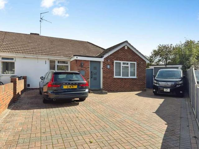 Bungalow for sale in Woodley