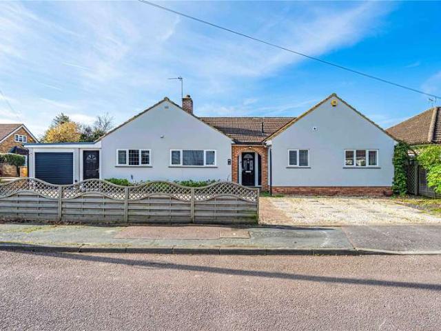 Bungalow for sale in Pouchen End, Hertfordshire