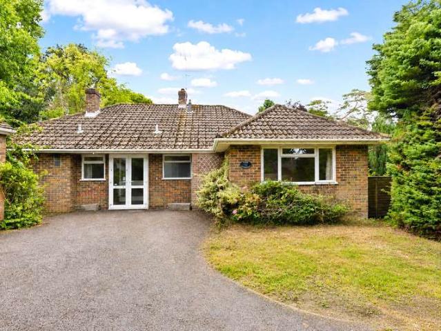 Bungalow for sale in Fole, Surrey