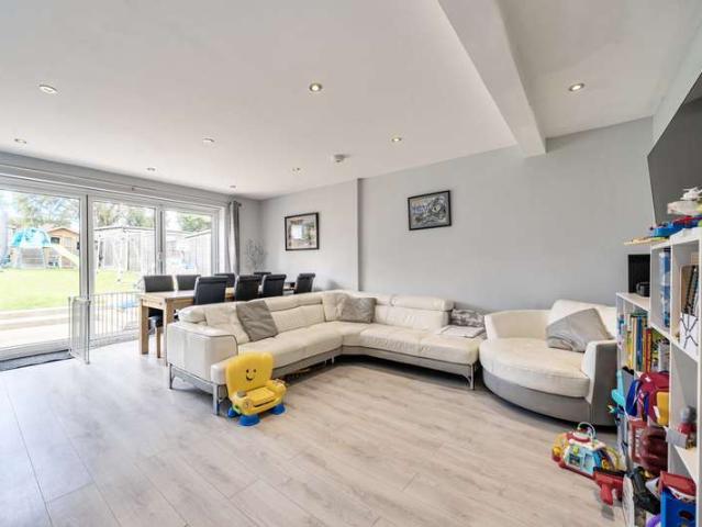Bungalow for sale in Carpenders Park, Three Rivers