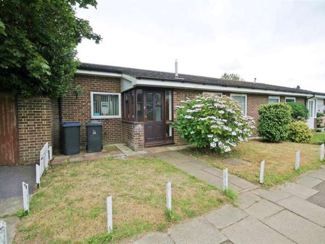Bungalow for rent in Hales Place, The Bridge