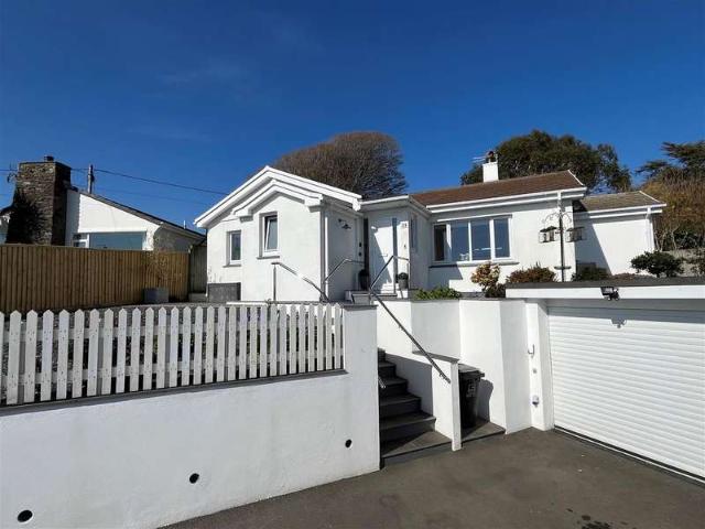 Bungalow for sale in Strode, Devon