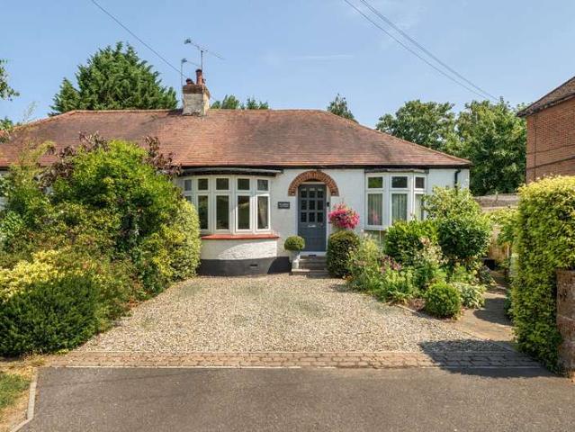 Bungalow for sale in Chalfont St. Peter, Denham