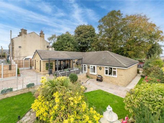 Bungalow for sale in Daisy Hill, Leeds