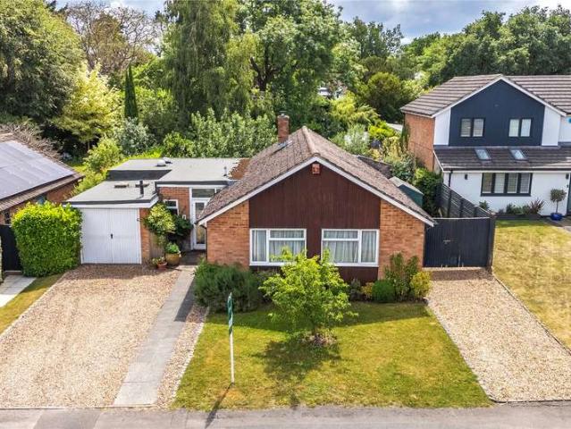 Bungalow for sale in Henley-on-Thames, Berrick Salome