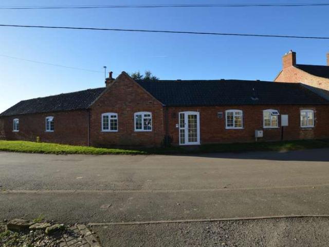 Bungalow for rent in Brentingby, Leicestershire