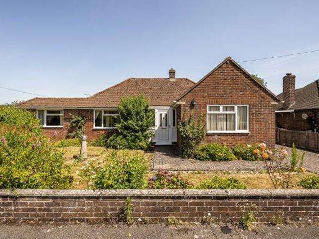 Bungalow for sale in Wash Common, Enborne