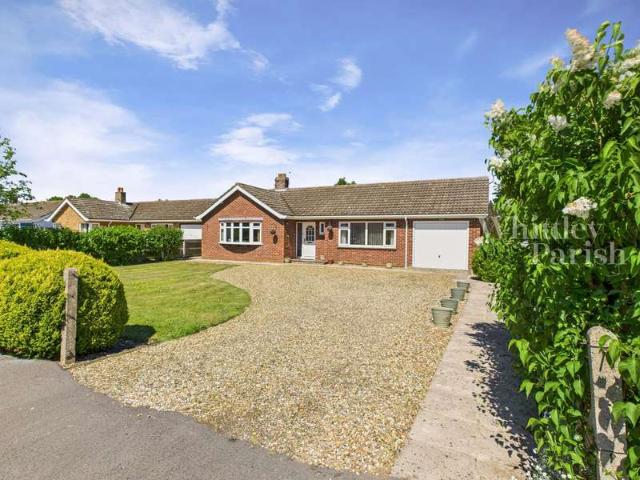 Bungalow for sale in Roydon, South Norfolk