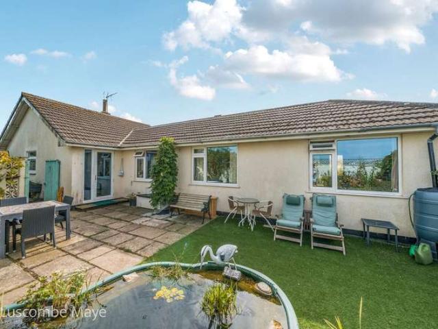 Bungalow for sale in Strode, Devon