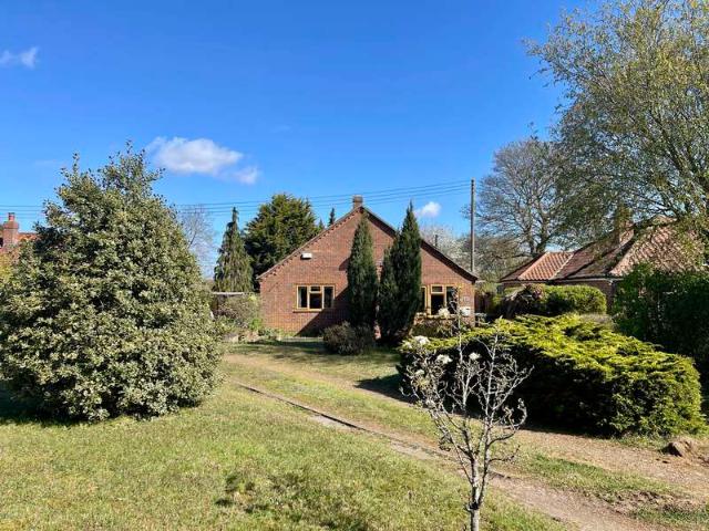 Bungalow for sale in Eastbridge, Suffolk