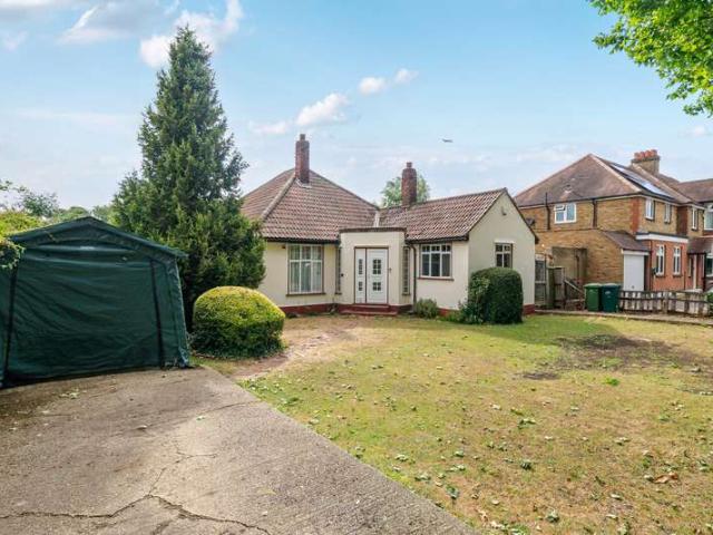 Bungalow for sale in Knowle Green, Spelthorne