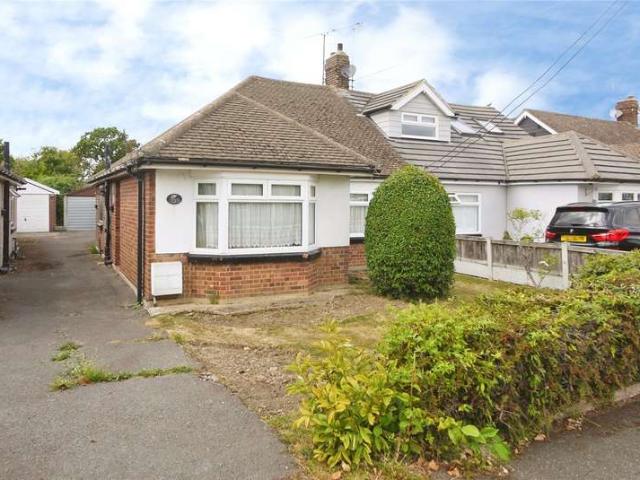 Bungalow for sale in West Horndon, Brentwood