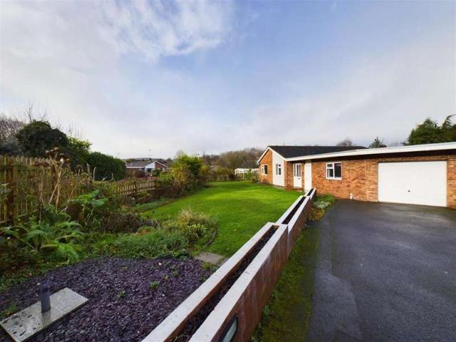 Bungalow for rent in Comberton, Orleton