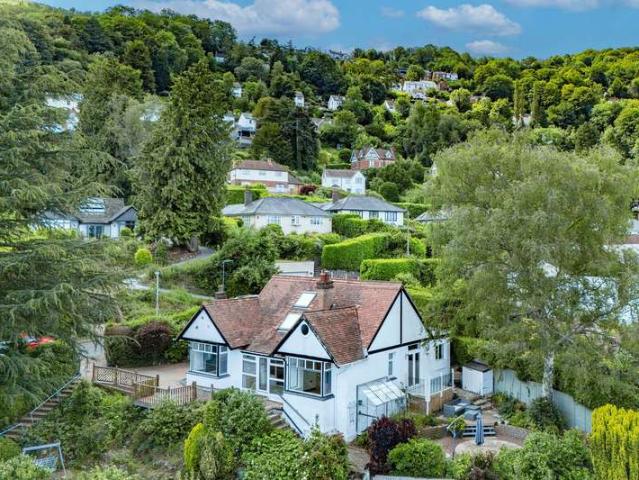 Bungalow for sale in Wyche, Forthampton