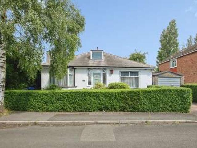 Bungalow for sale in Milking Bank, Dudley