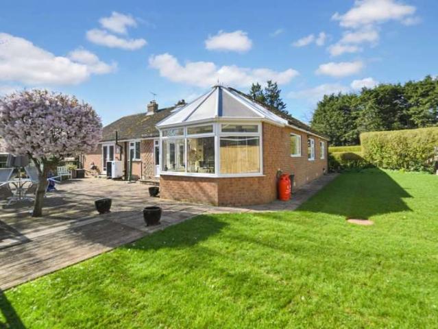 Bungalow for sale in North Stainley, North Yorkshire
