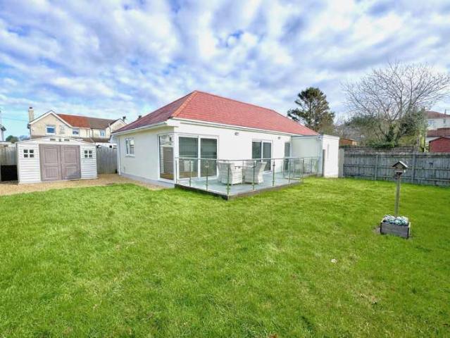 Bungalow for sale in Mount Wise