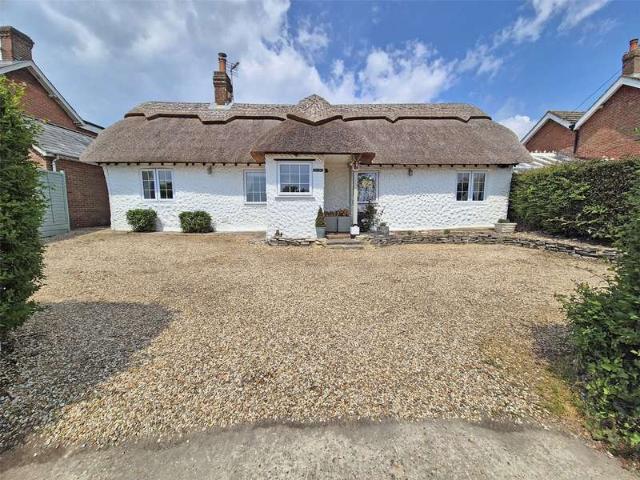 Bungalow for sale in Burton and Winkton, Burton