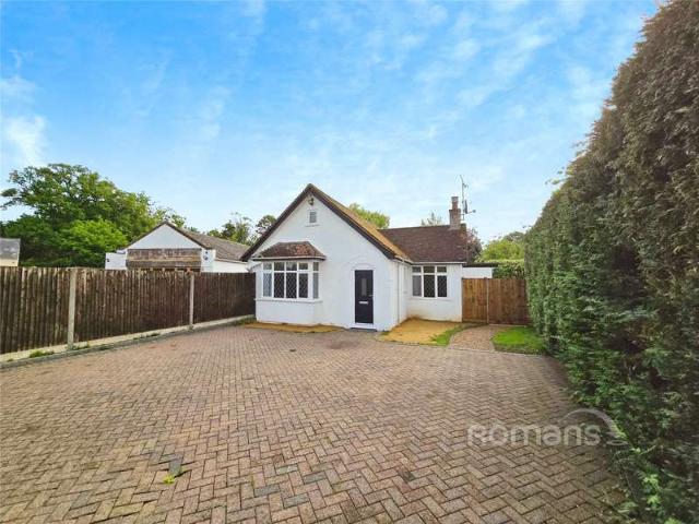 Bungalow for rent in Heol-las, Surrey