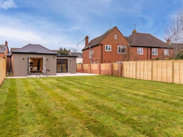 Bungalow for sale in Harvington, Crookhill