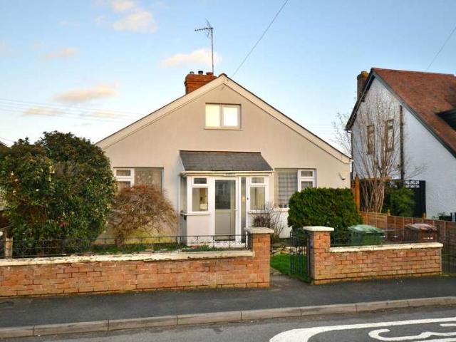 Bungalow for sale in Crookhill, Worcestershire