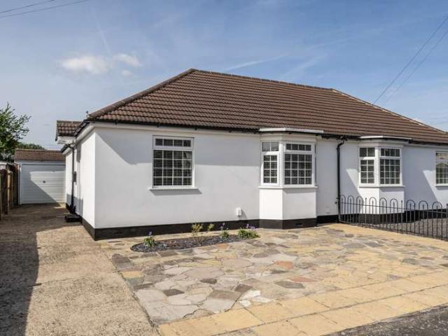 Bungalow for sale in Swallowfields, Blackhills