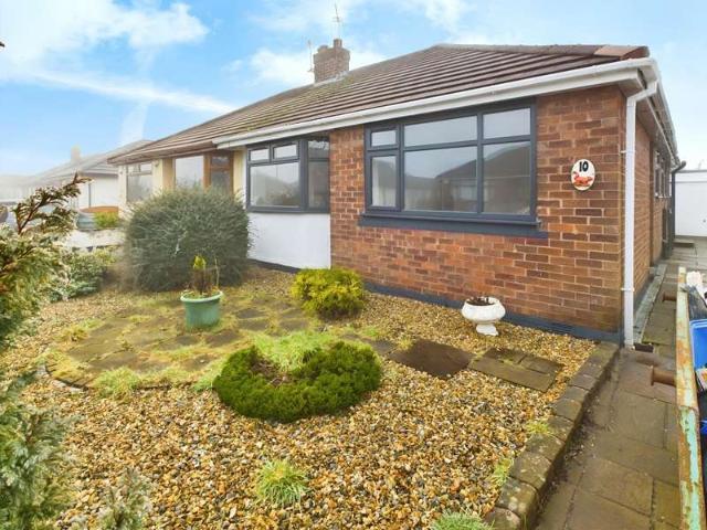 Bungalow for rent in Gathurst, Wigan
