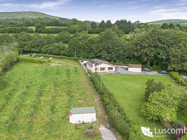 Bungalow for sale in Strode, Devon