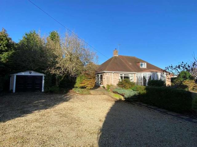 Bungalow for sale in Comberton, Rushock