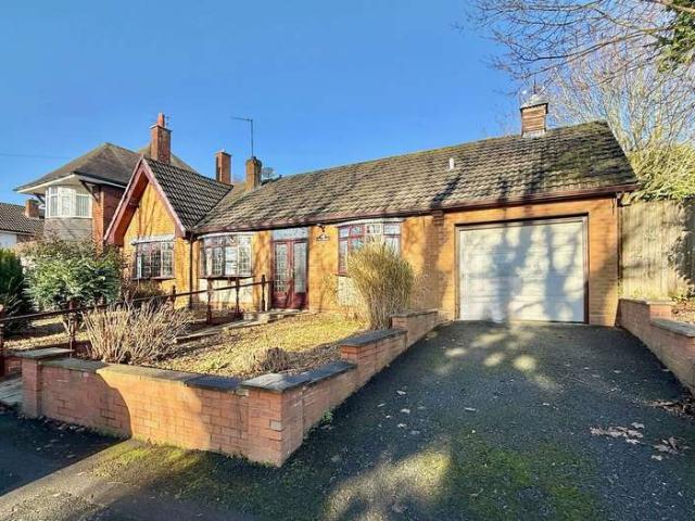 Bungalow for sale in Gornal Wood, Coseley