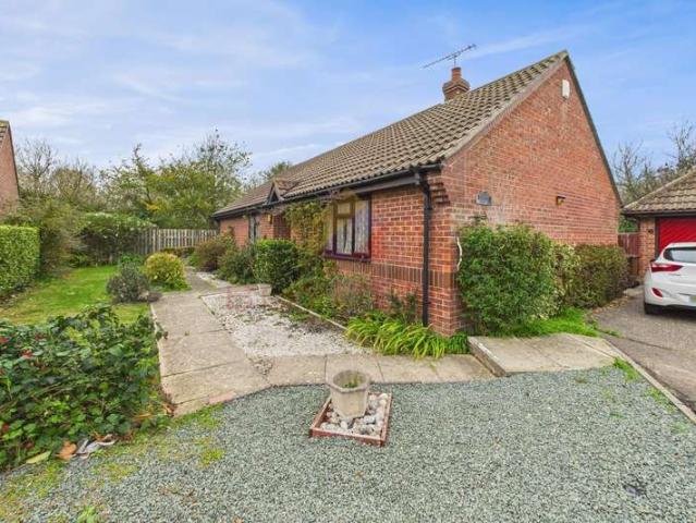 Bungalow for sale in Frinton and Walton, Dale Hill