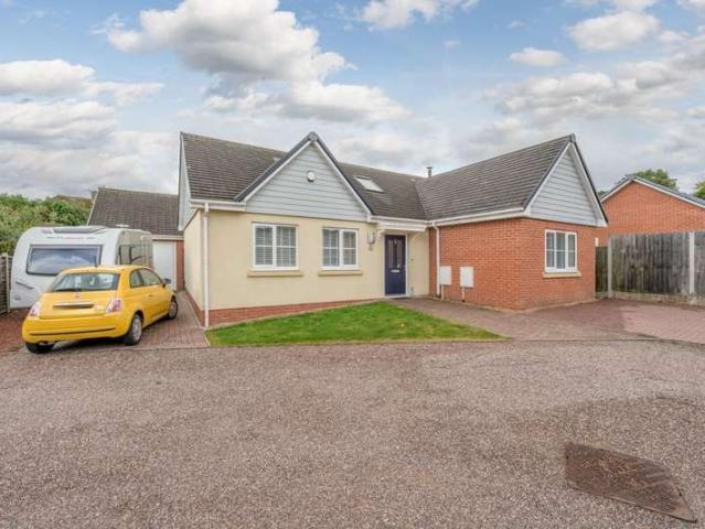 Bungalow for sale in Coseley, West Midlands
