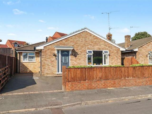 Bungalow for sale in Maybury Estate, Woking
