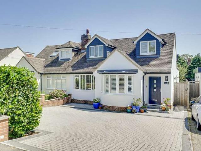 Bungalow for sale in Leighton-Linslade, Linslade