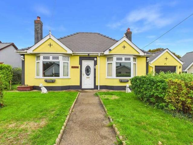 Bungalow for sale in Hook