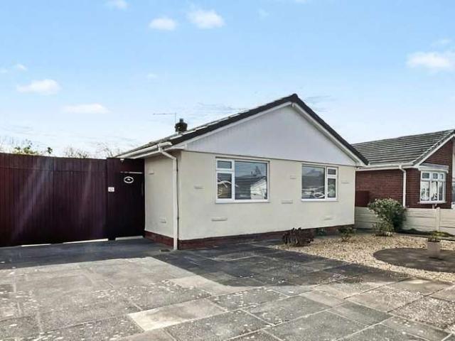 Bungalow for sale in Crossens, Sefton