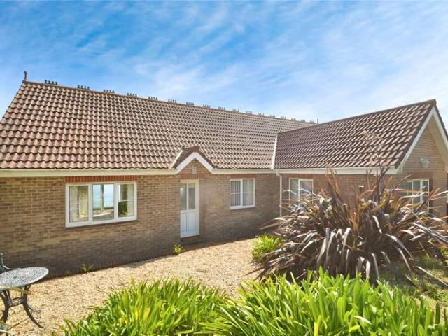 Bungalow for sale in St. Lawrence, Ventnor