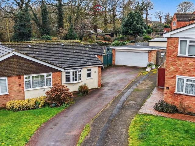 Bungalow for sale in Goffs Oak, Broxbourne