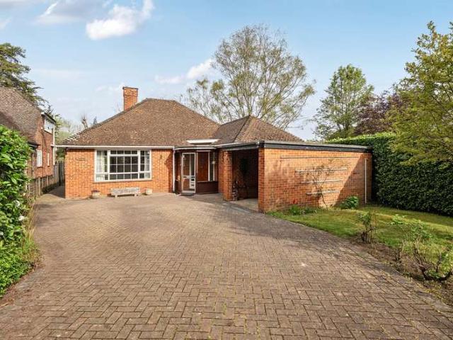 Bungalow for sale in Emmbrook, Wokingham