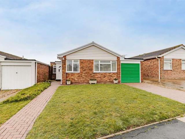 Bungalow for sale in Acol, Kent